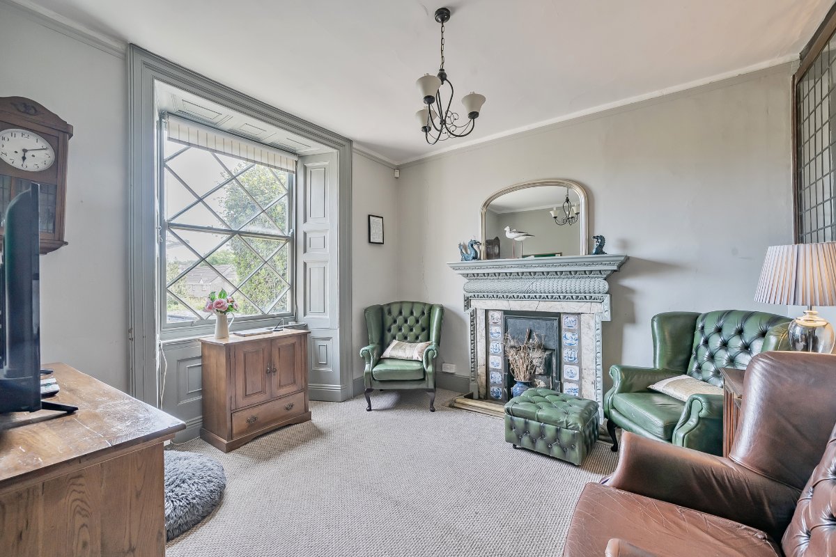 8 bedroom house, High Street, Swanage BH19 - Available