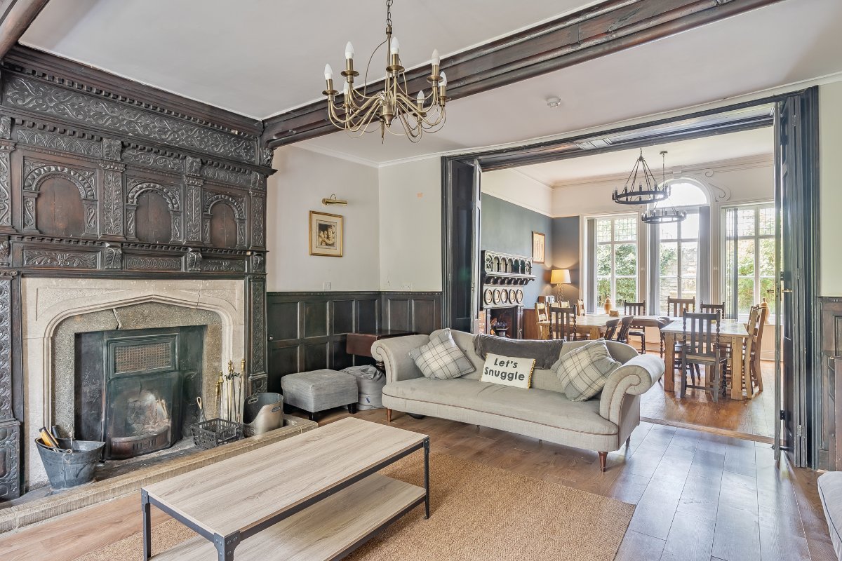 8 bedroom house, High Street, Swanage BH19 - Available