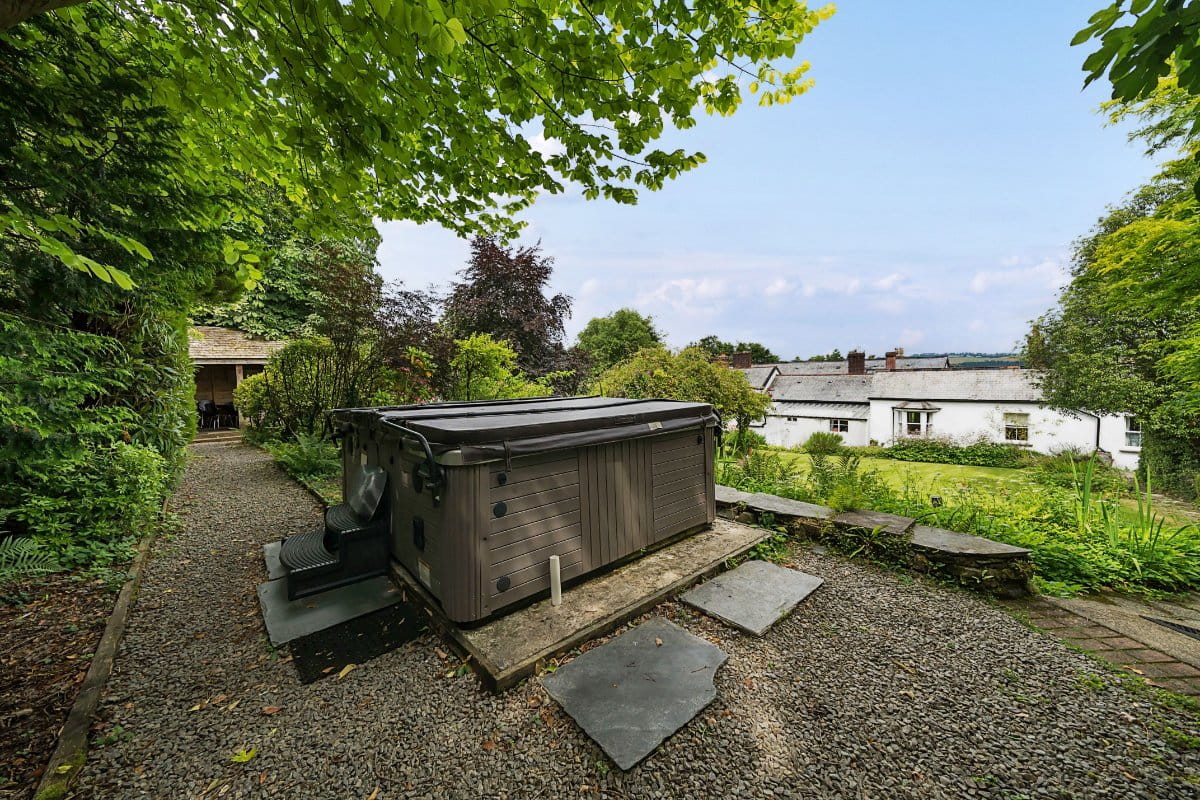 14 bedroom house, Landkey Road, Barnstaple EX32 - Available