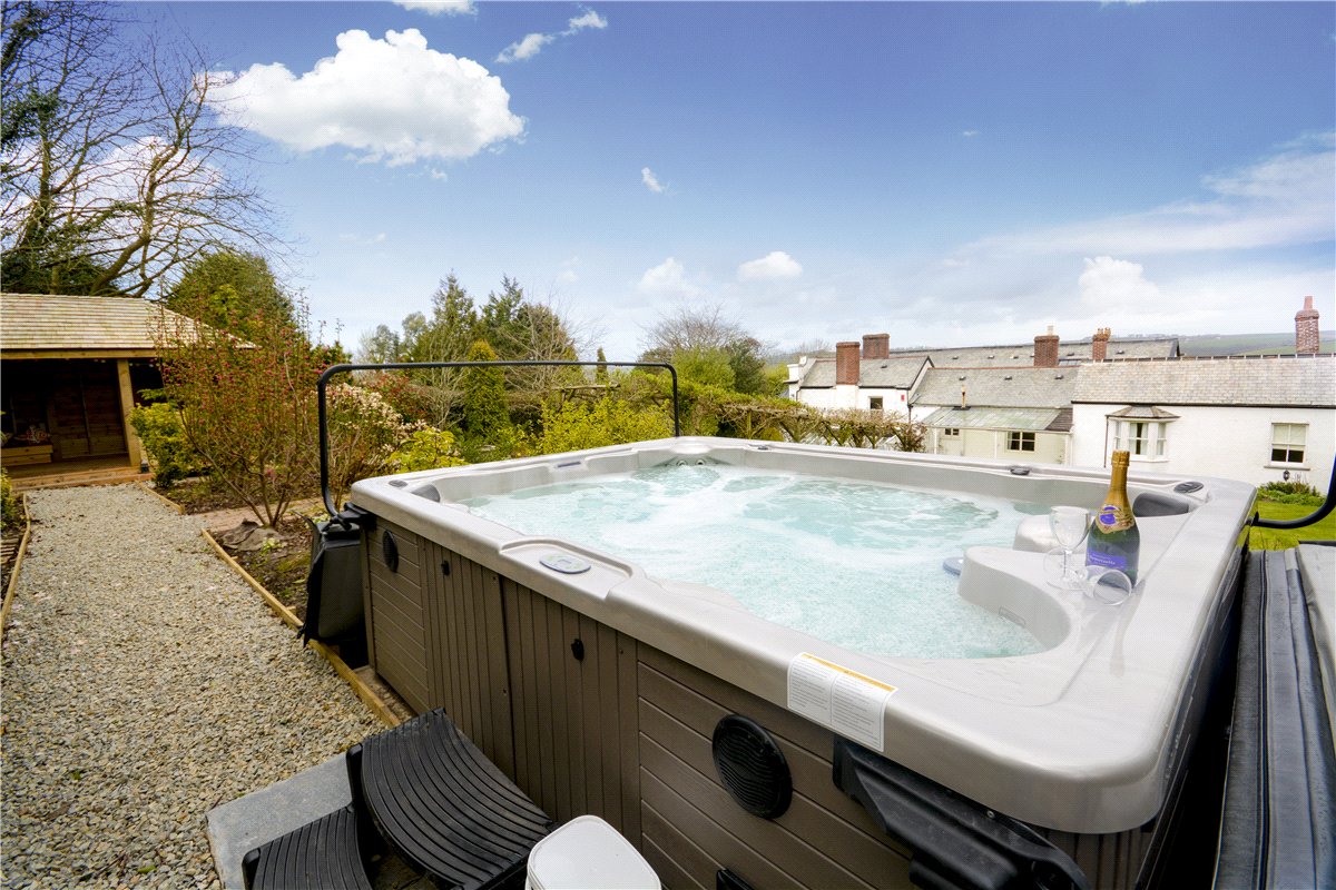 14 bedroom house, Landkey Road, Barnstaple EX32 - Available