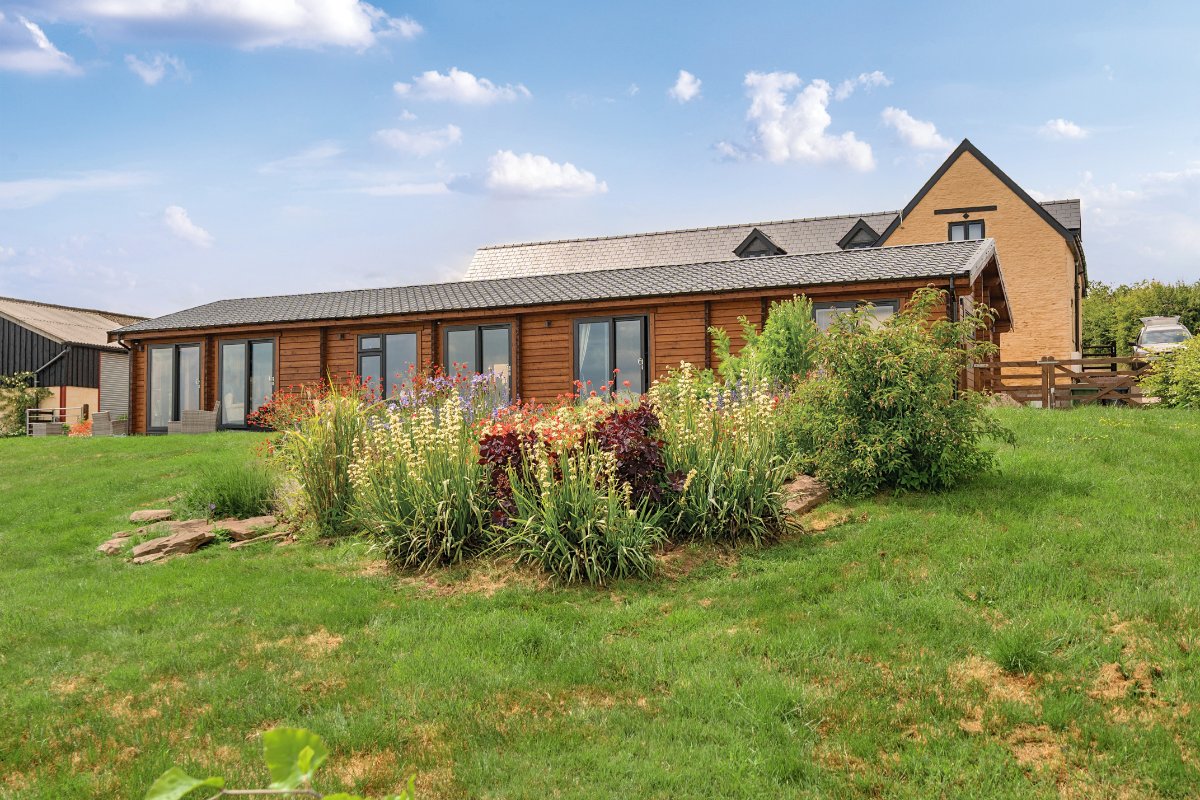 9 bedroom house, St. Weonards, Hereford HR2 - Available