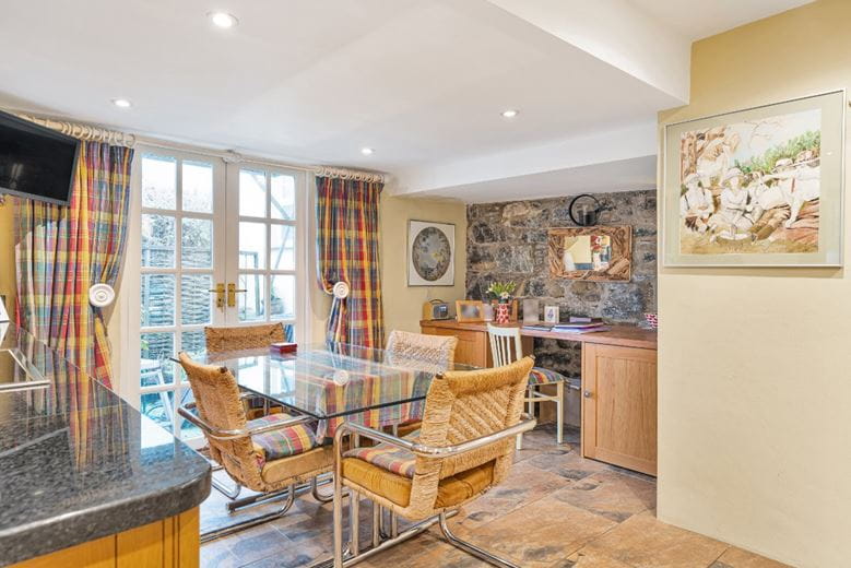 5 bedroom house, Lender Lane, Mullion TR12 - Available