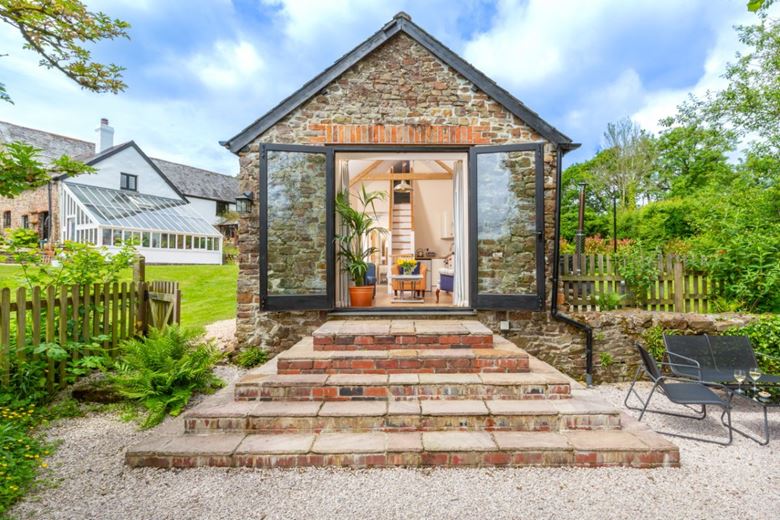 4 bedroom house, Cookbury Court, Cookbury EX22 - Available