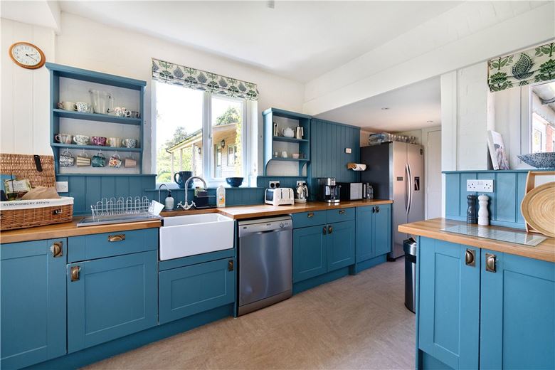 258 acres House, Symondsbury, Bridport DT6 - Available