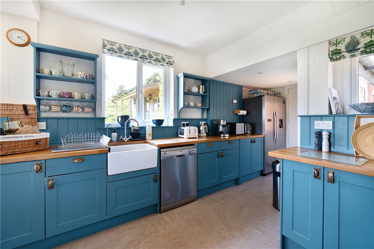 258 acres House, Symondsbury, Bridport DT6 - Available