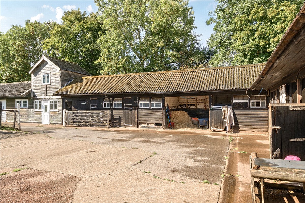  bedroom house, Thornfalcon, Taunton TA3 - Available