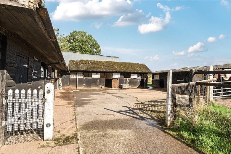  bedroom house, Thornfalcon, Taunton TA3 - Available