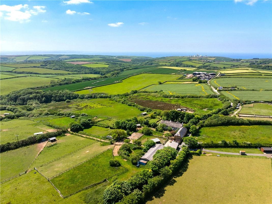 9.7 acres House, Woodford, Bude EX23 - Available