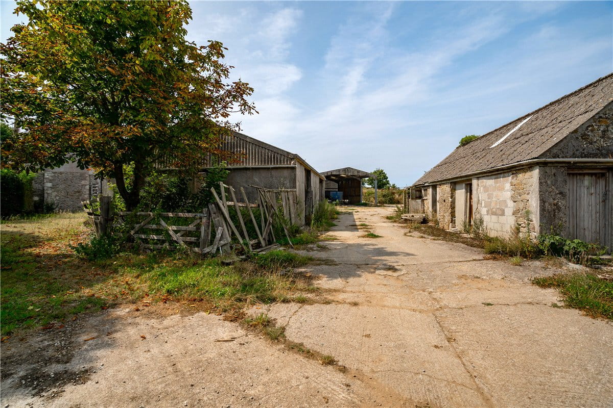 4.4 acres House, Grampound Road, Truro TR2 - Available
