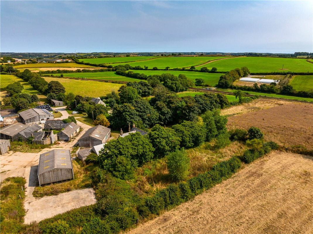 4.4 acres House, Grampound Road, Truro TR2 - Available
