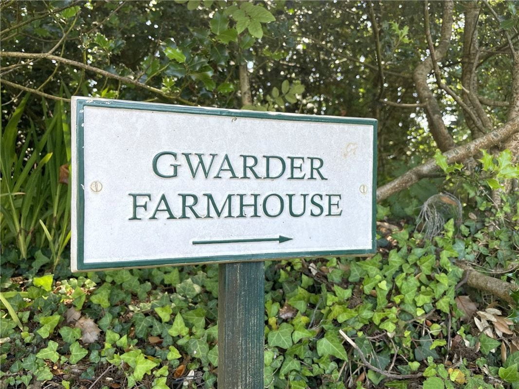  bedroom house, Enys, St. Gluvias TR10 - Available