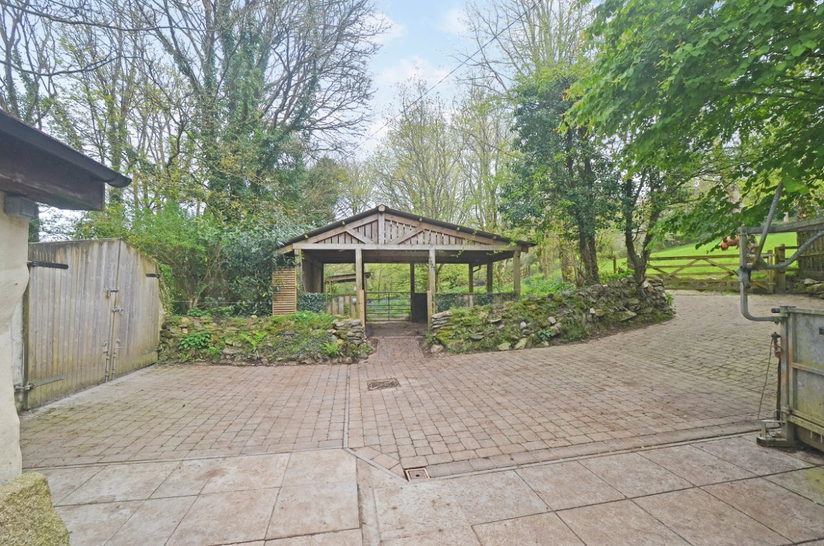 3.2 acres Farm, Hale Mills, Twelveheads TR4 - Available