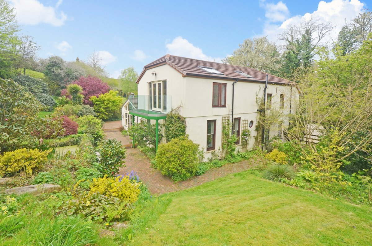 3.2 acres Farm, Hale Mills, Twelveheads TR4 - Available