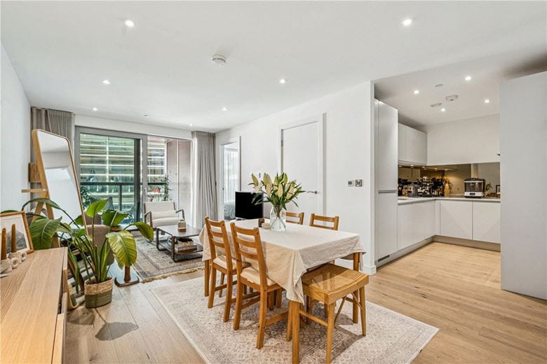 2 bedroom flat, Buckhold Road, London SW18