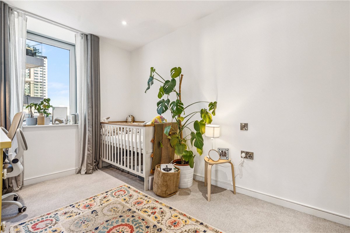 2 bedroom flat, Buckhold Road, London SW18