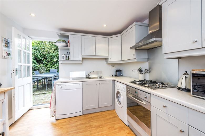 3 bedroom house, Nottingham Road, London SW17