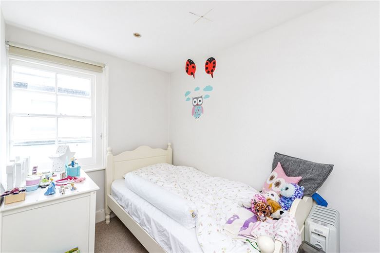 3 bedroom house, Nottingham Road, London SW17