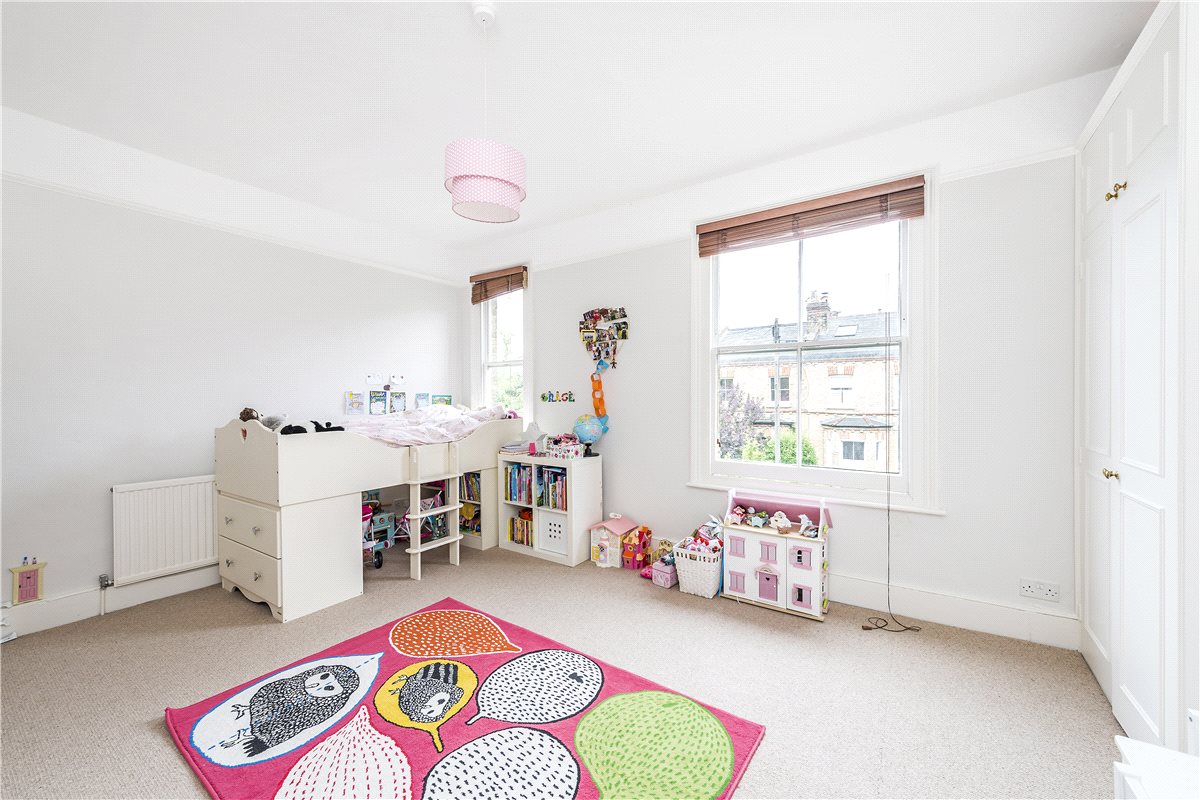 3 bedroom house, Nottingham Road, London SW17