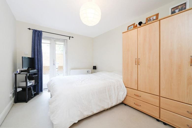 2 bedroom flat, Cavendish Road, London SW12