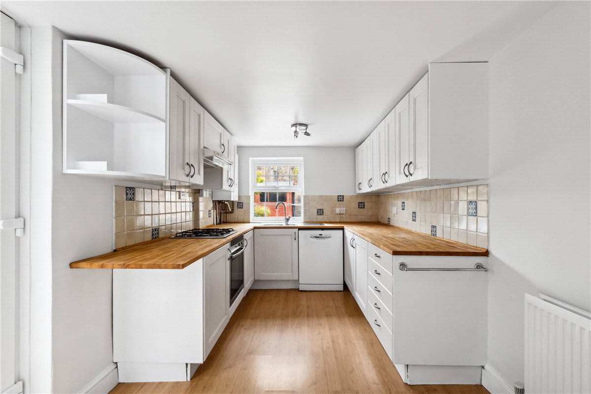 2 bedroom house, Beechcroft Road, London SW17