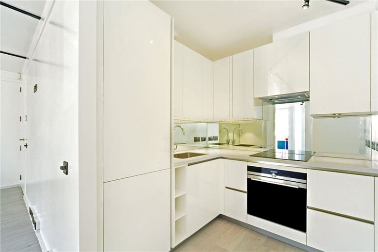 2 bedroom flat, Althorp Road, London SW17