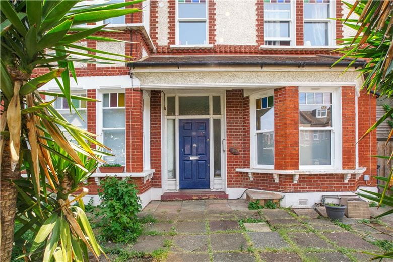 2 bedroom flat, Gleneagle Road, London SW16 - Let Agreed