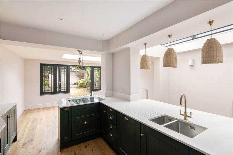 4 bedroom house, Wiseton Road, London SW17 - Let Agreed