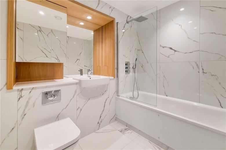 3 bedroom flat, Greyhound Parade, Wimbledon Grounds, London SW17 - Available