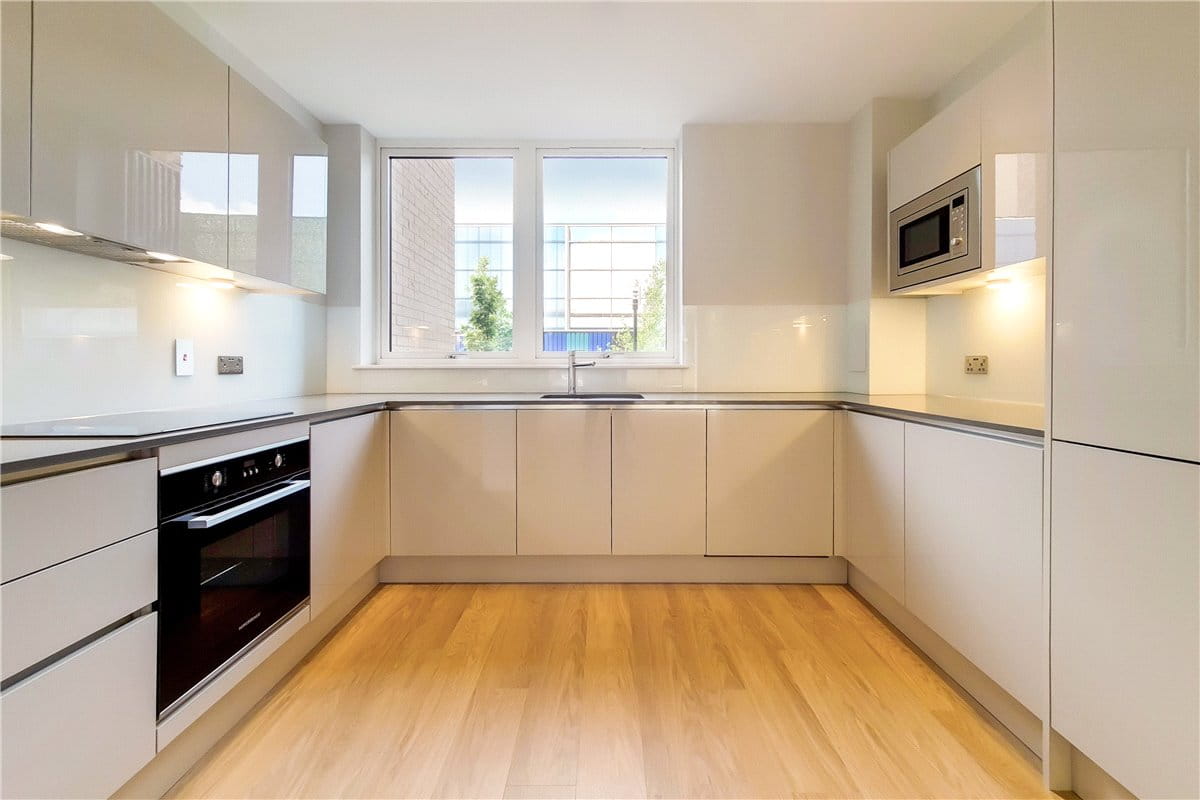 3 bedroom flat, Greyhound Parade, Wimbledon Grounds, London SW17 - Available