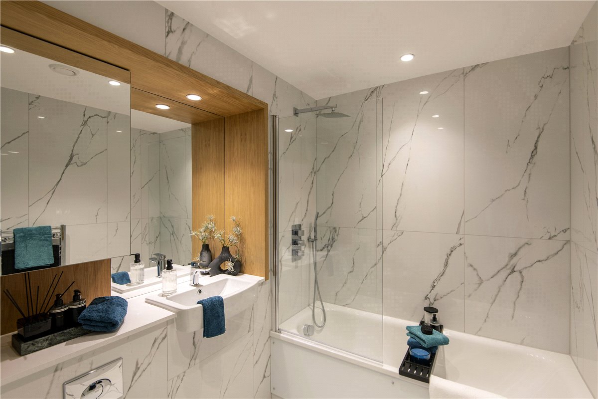 3 bedroom maisonette, Greyhound Parade, Wimbledon Grounds, London SW17 - Available