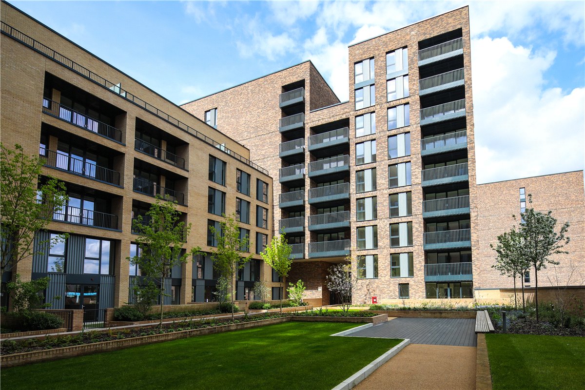 3 bedroom flat, Greyhound Parade, Wimbledon Grounds, London SW17