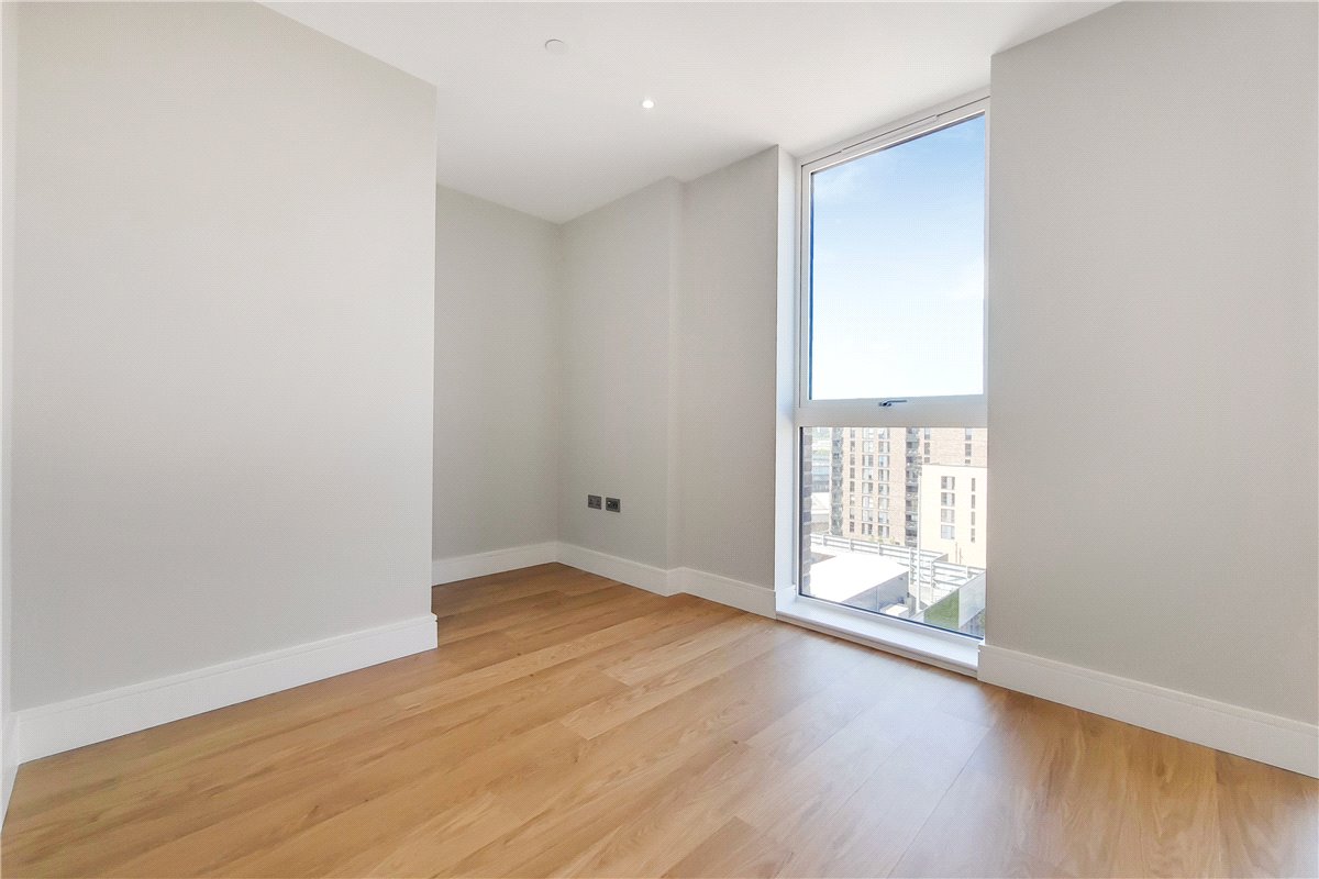 1 bedroom flat, Greyhound Parade, Wimbledon Grounds, London SW17