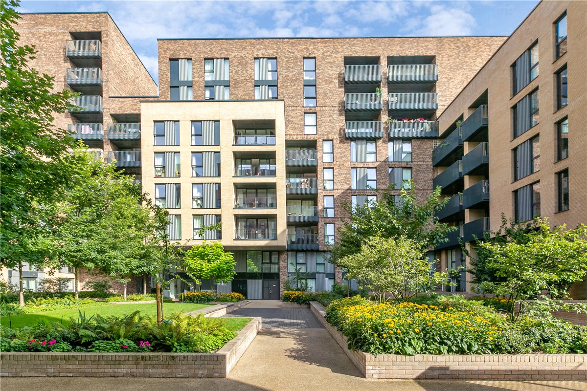 1 bedroom flat, Greyhound Parade, Wimbledon Grounds, London SW17