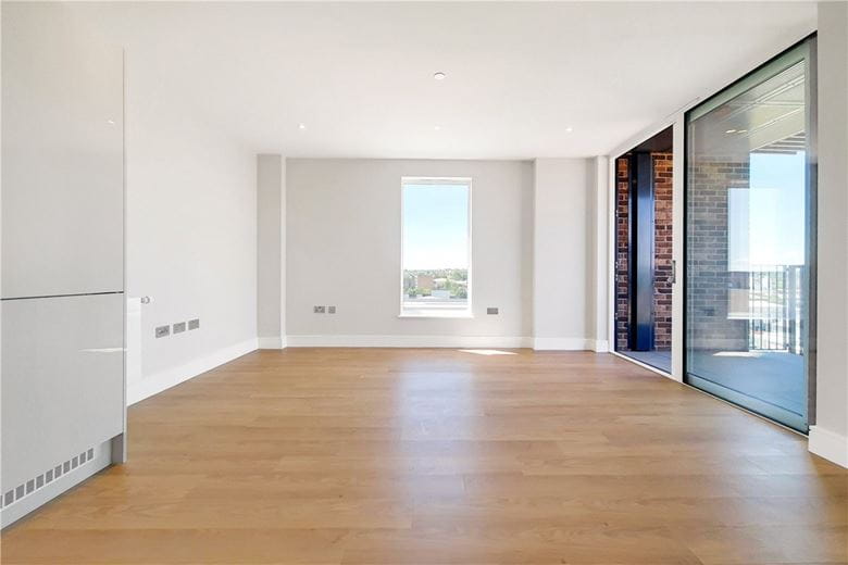 1 bedroom flat, Greyhound Parade, Wimbledon Grounds, London SW17 - Available