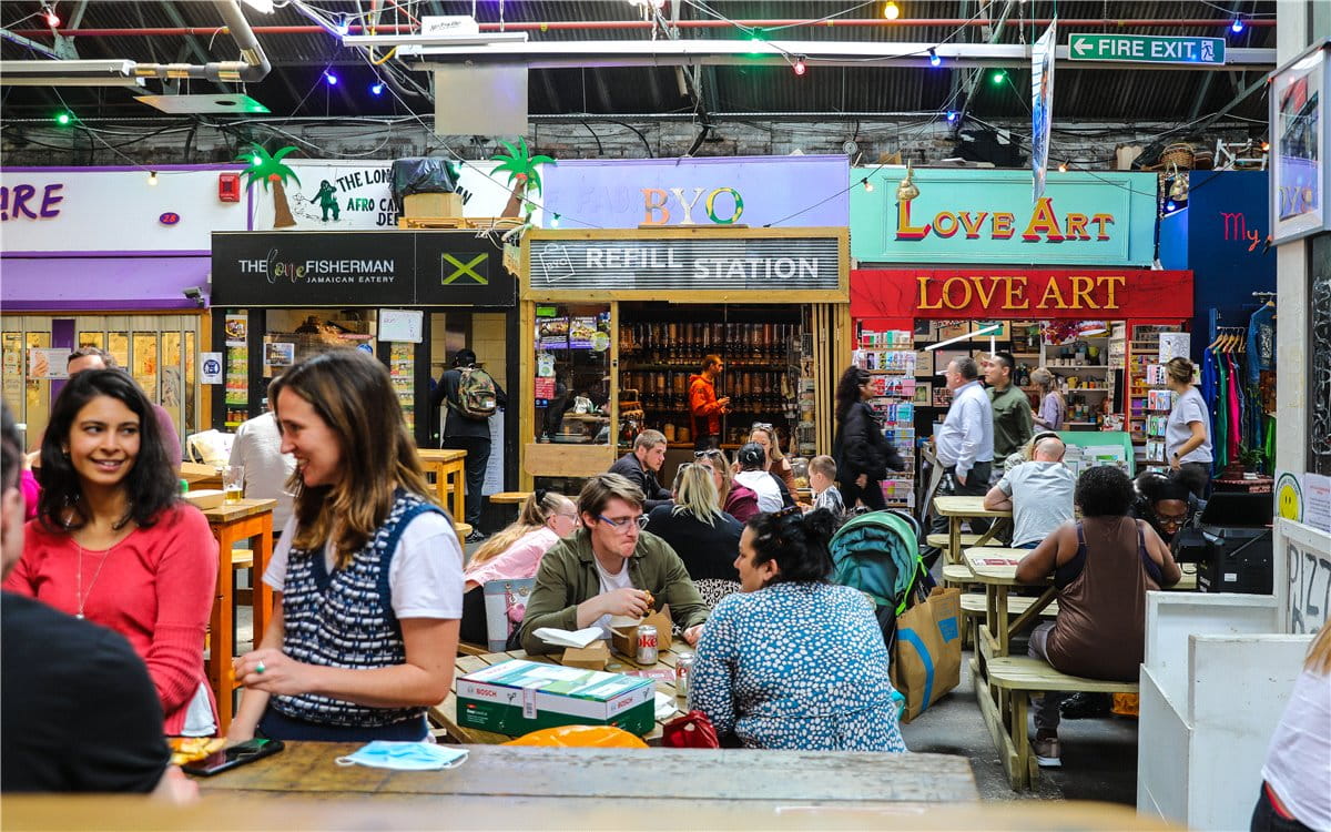 2 bedroom flat, Greyhound Parade, Wimbledon Grounds, London SW17 - Available