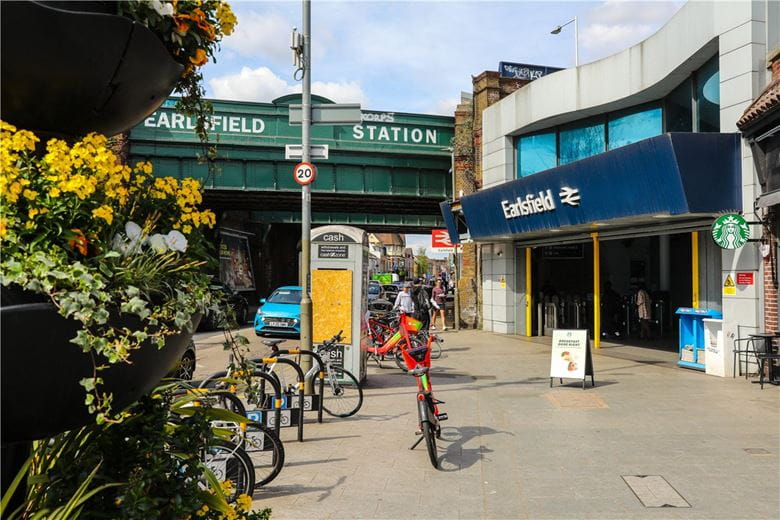 1 bedroom flat, Greyhound Parade, Wimbledon Grounds, London SW17