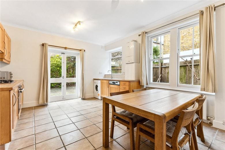 3 bedroom flat, Aristotle Road, London SW4 - Available