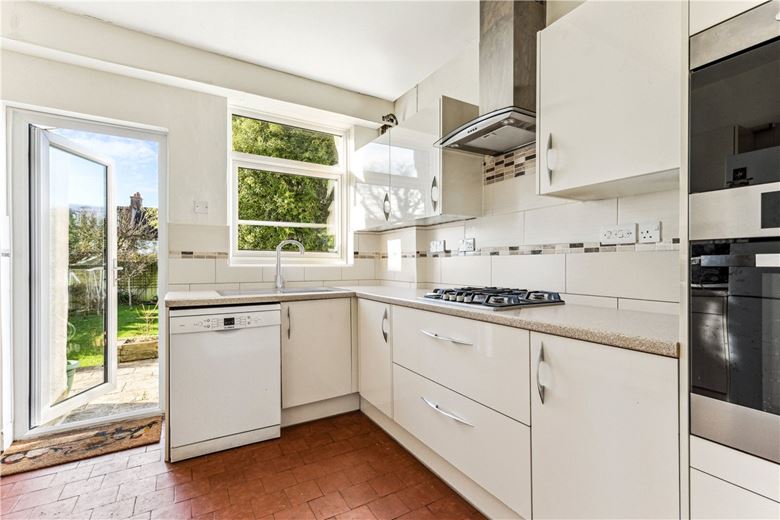 4 bedroom house, Titchwell Road, London SW18 - Available