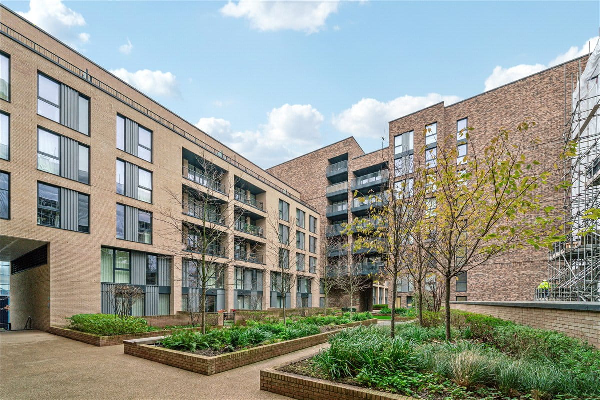 2 bedroom flat, Wimbledon Grounds, London SW17 - Available