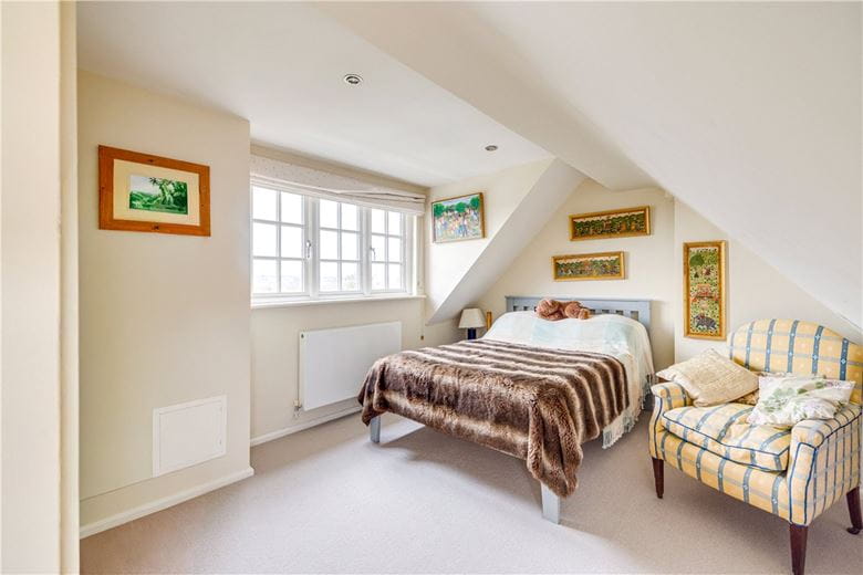 4 bedroom house, Ellerton Road, London SW18 - Available