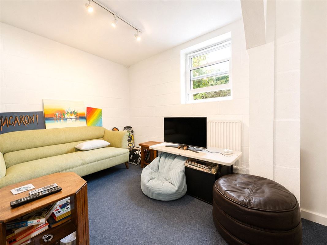 3 bedroom house, Edgar Road, Winchester SO23