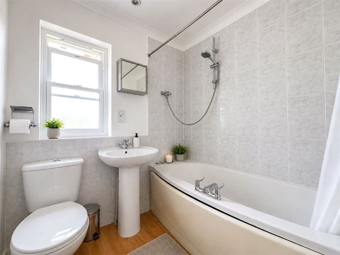 3 bedroom house, Edgar Road, Winchester SO23
