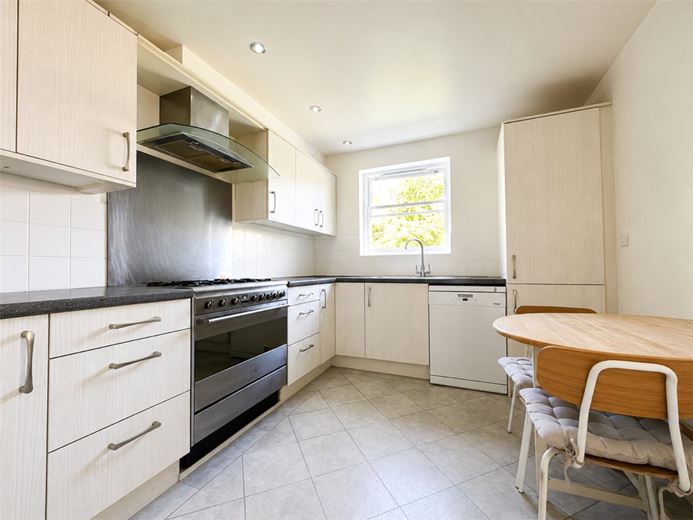 3 bedroom house, Edgar Road, Winchester SO23