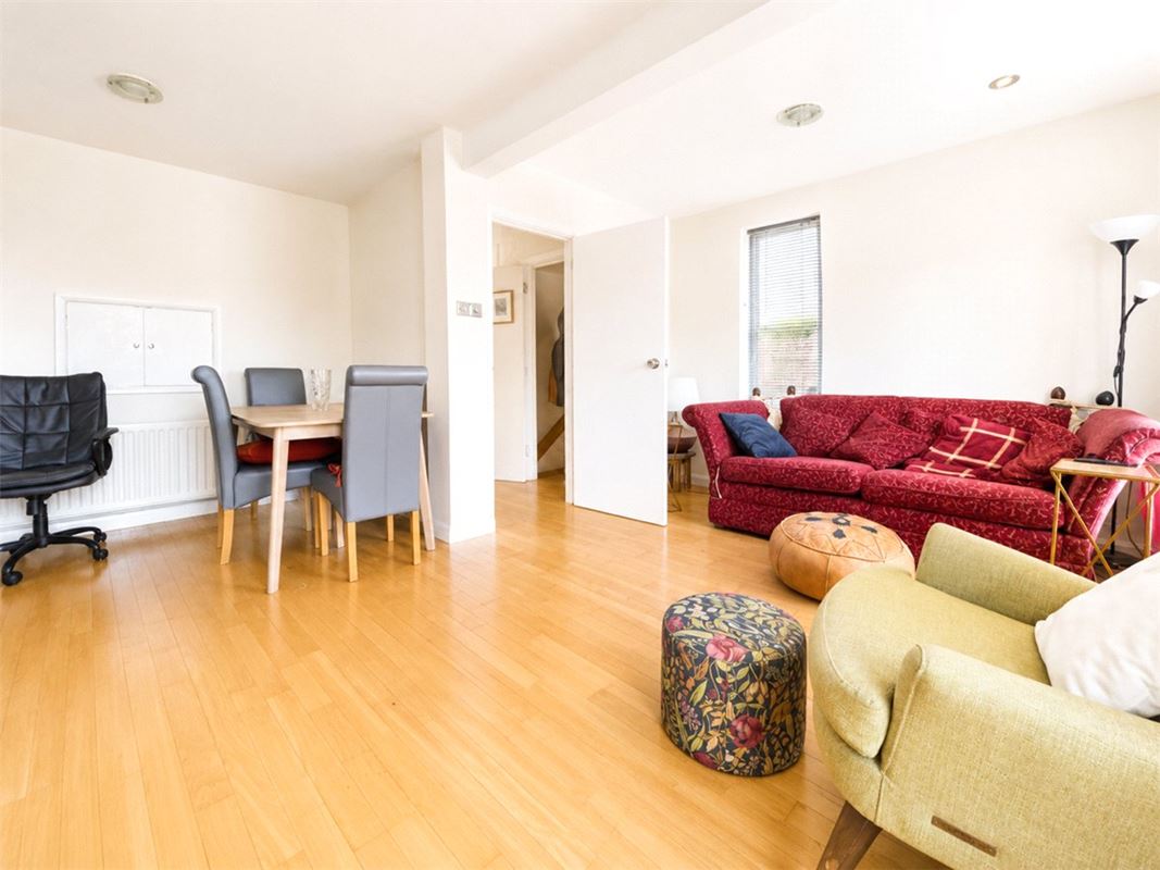 3 bedroom house, Edgar Road, Winchester SO23