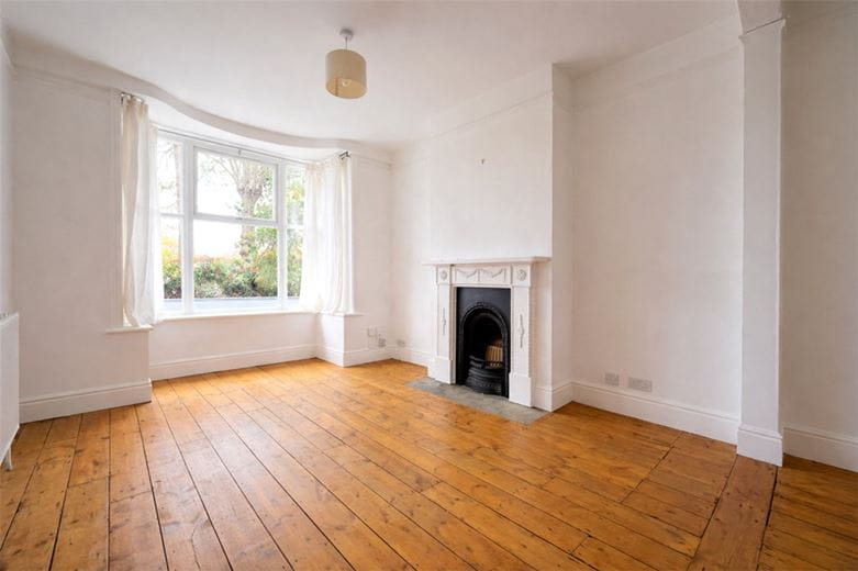 3 bedroom house, Owens Road, Winchester SO22 - Available