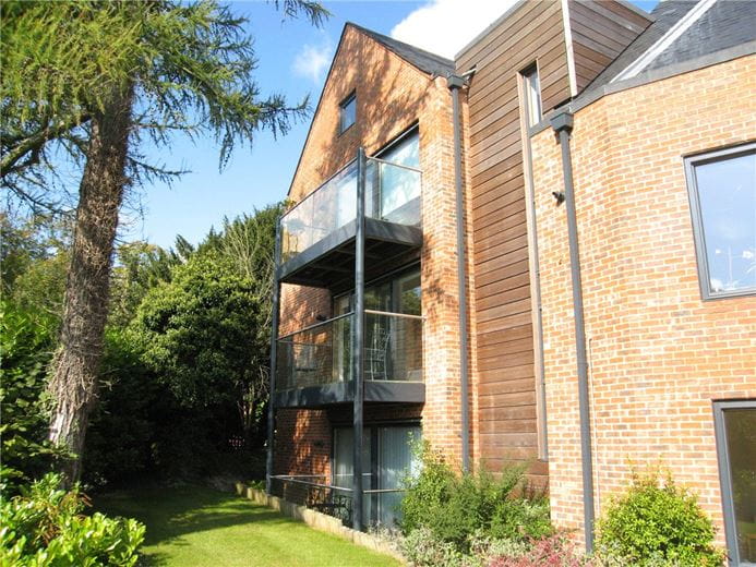 2 bedroom flat, Bereweeke Road, Winchester SO22 - Let Agreed
