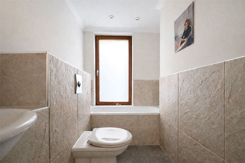 2 bedroom flat, Bereweeke Road, Winchester SO22 - Let Agreed