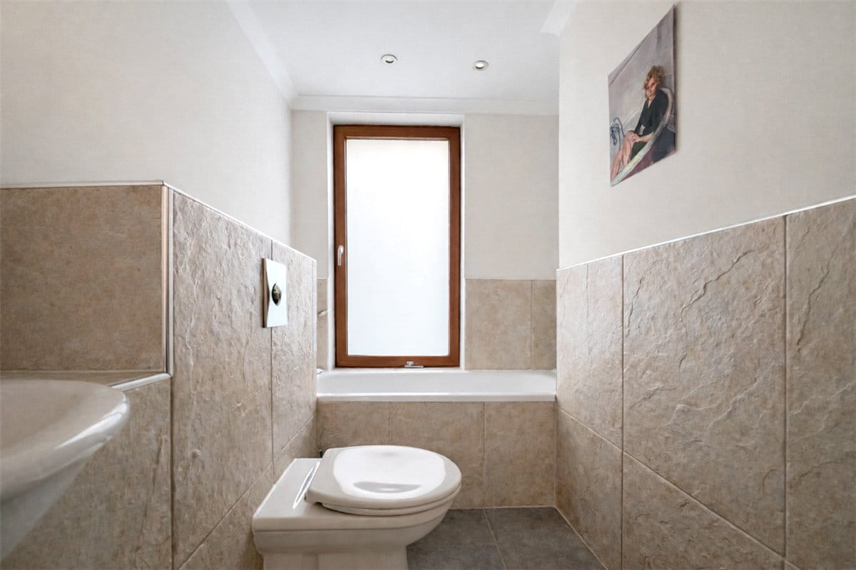 2 bedroom flat, Bereweeke Road, Winchester SO22 - Let Agreed