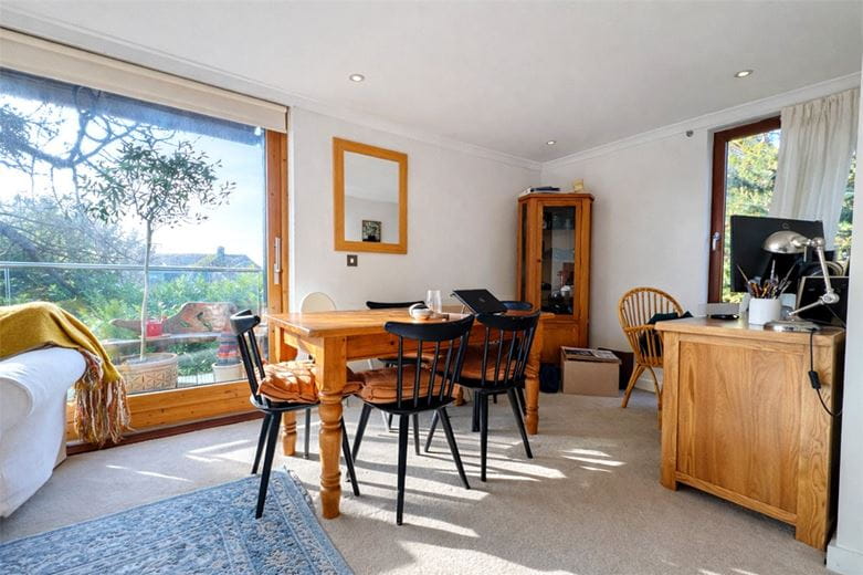 2 bedroom flat, Bereweeke Road, Winchester SO22 - Let Agreed