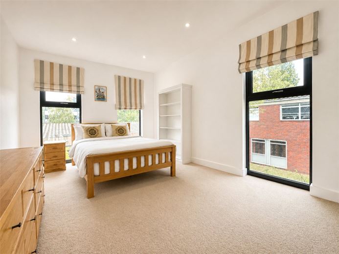 2 bedroom flat, Sparkford Road, Winchester SO22